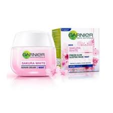 Garnier Sakura Glow Sleeping Mask